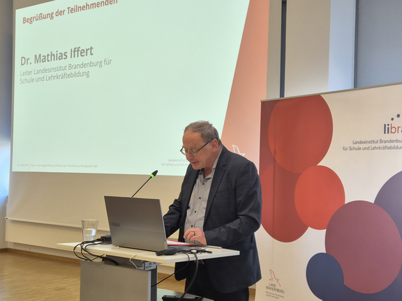 Dr. Mathias Iffert Leiter Landesinstitut Brandenburg f&uuml;r Schule und Lehrkr&auml;ftebildung