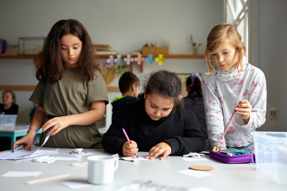 Schüler experimentieren